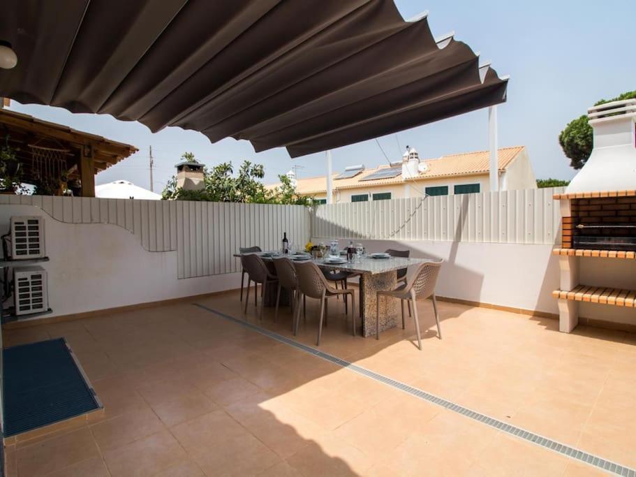 Villa Magnolia O House - Pool View & Privat Garden & Garage Albufeira Esterno foto