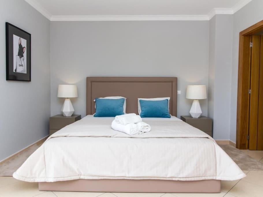 Villa Magnolia O House - Pool View & Privat Garden & Garage Albufeira Esterno foto
